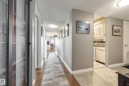 1406 12303 Jasper Avenue, Edmonton, AB - Indoor
