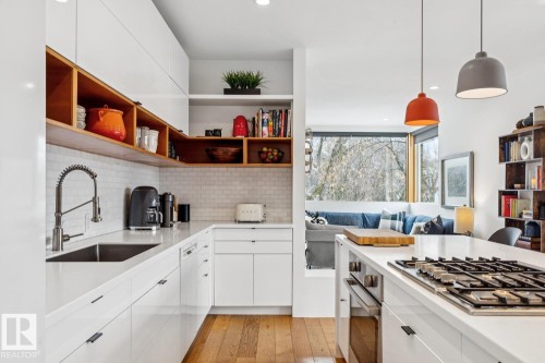 10958 80 Avenue, Edmonton, AB - Indoor Photo Showing Kitchen With Upgraded Kitchen