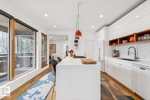 10958 80 Avenue, Edmonton, AB - Indoor Photo Showing Kitchen With Upgraded Kitchen