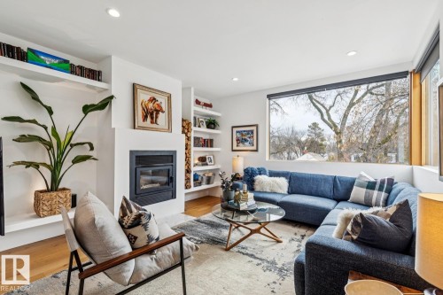 10958 80 Avenue, Edmonton, AB - Indoor Photo Showing Living Room With Fireplace