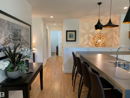 10958 80 Avenue, Edmonton, AB - Indoor