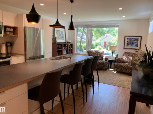 10958 80 Avenue, Edmonton, AB - Indoor