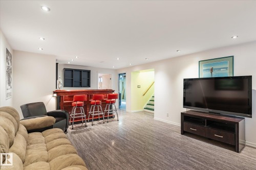 30 Farmstead Avenue, St. Albert, AB - Indoor Photo Showing Living Room