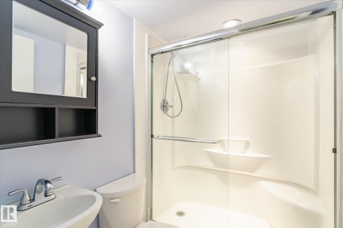 30 Farmstead Avenue, St. Albert, AB - Indoor Photo Showing Bathroom
