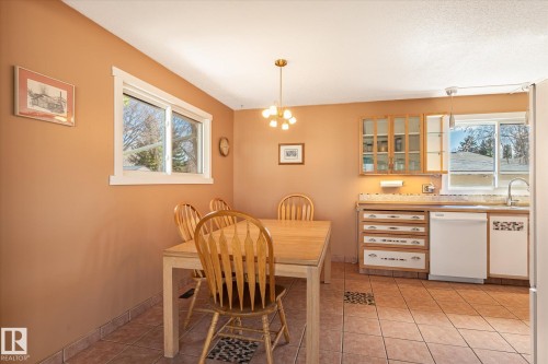 30 Farmstead Avenue, St. Albert, AB - Indoor Photo Showing Dining Room