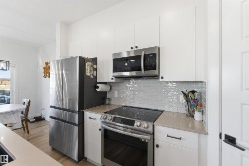 364 Genesis Villa(S), Stony Plain, AB - Indoor Photo Showing Kitchen With Upgraded Kitchen