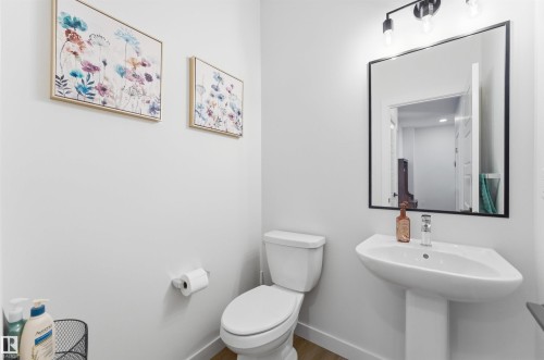 364 Genesis Villa(S), Stony Plain, AB - Indoor Photo Showing Bathroom