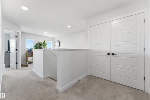 364 Genesis Villa(S), Stony Plain, AB - Indoor Photo Showing Other Room