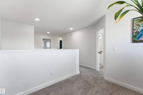 364 Genesis Villa(S), Stony Plain, AB - Indoor Photo Showing Other Room