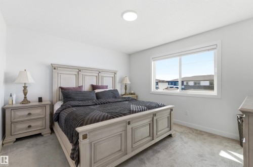 364 Genesis Villa(S), Stony Plain, AB - Indoor Photo Showing Bedroom