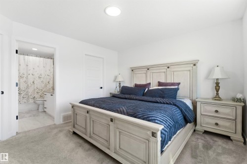 364 Genesis Villa(S), Stony Plain, AB - Indoor Photo Showing Bedroom