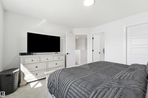 364 Genesis Villa(S), Stony Plain, AB - Indoor Photo Showing Bedroom