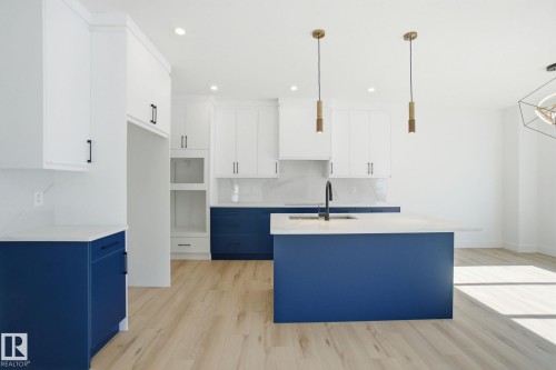 1407 Osprey Crest, Edmonton, AB - Indoor Photo Showing Kitchen With Upgraded Kitchen