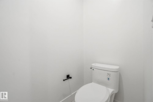 1407 Osprey Crest, Edmonton, AB - Indoor Photo Showing Bathroom