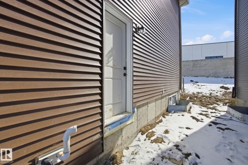 1407 Osprey Crest, Edmonton, AB - Outdoor