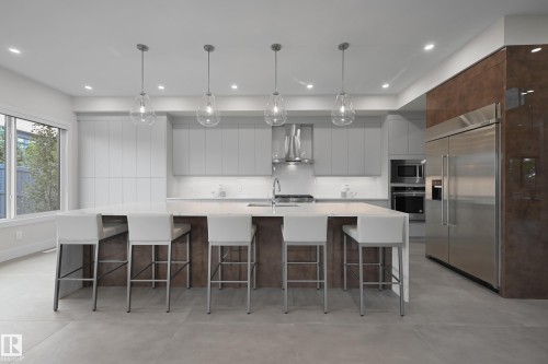 5121 Woolsey Link, Edmonton, AB - Indoor Photo Showing Kitchen With Upgraded Kitchen