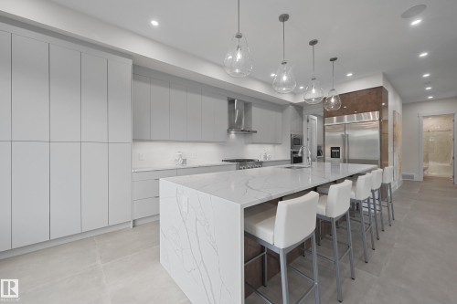 5121 Woolsey Link, Edmonton, AB - Indoor Photo Showing Kitchen With Upgraded Kitchen