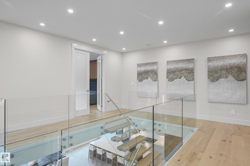 5121 Woolsey Link, Edmonton, AB - Indoor