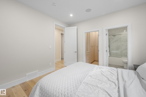 5121 Woolsey Link, Edmonton, AB - Indoor Photo Showing Bedroom