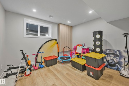 5121 Woolsey Link, Edmonton, AB - Indoor