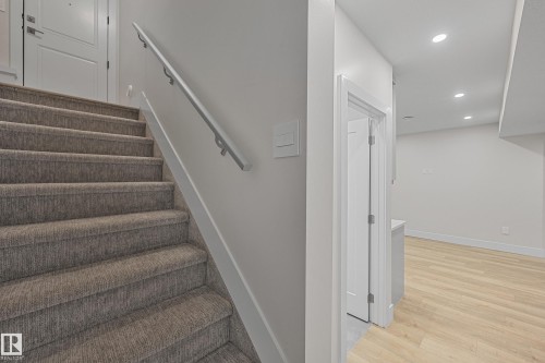 5121 Woolsey Link, Edmonton, AB - Indoor Photo Showing Other Room