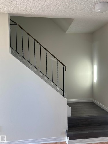 5625 137 Avenue, Edmonton, AB - Indoor Photo Showing Other Room