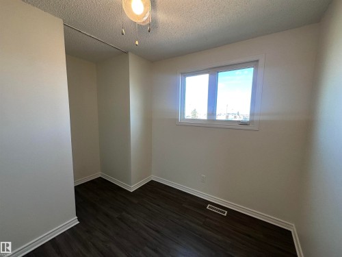 5625 137 Avenue, Edmonton, AB - Indoor Photo Showing Other Room