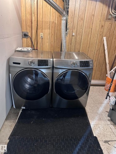 5625 137 Avenue, Edmonton, AB - Indoor Photo Showing Laundry Room