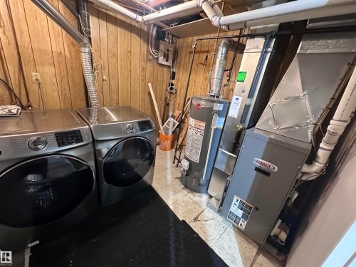5625 137 Avenue, Edmonton, AB - Indoor Photo Showing Laundry Room
