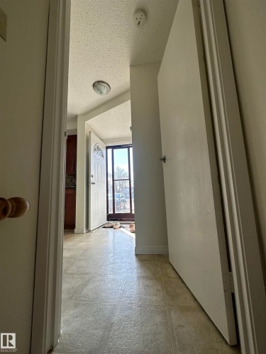 5625 137 Avenue, Edmonton, AB - Indoor Photo Showing Other Room