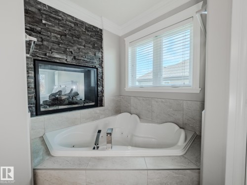 1606 Adamson Close, Edmonton, AB - Indoor Photo Showing Bathroom