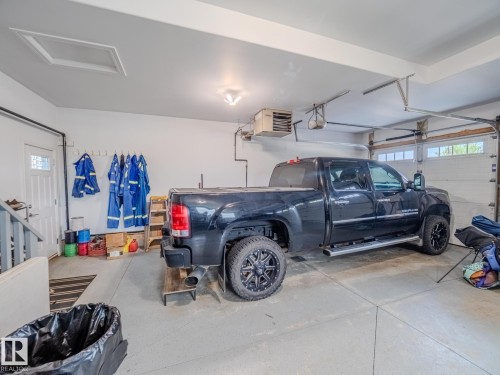 1606 Adamson Close, Edmonton, AB - Indoor Photo Showing Garage