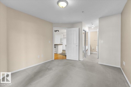 103 9008 99 Avenue, Edmonton, AB - Indoor Photo Showing Other Room