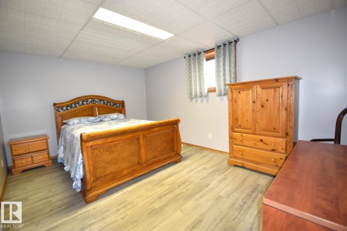 5204 1 Avenue E, Boyle, AB - Indoor Photo Showing Bedroom