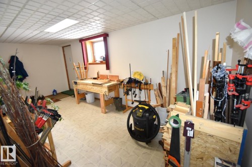 5204 1 Avenue E, Boyle, AB - Indoor