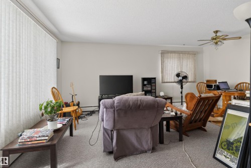 9732 75 Avenue, Edmonton, AB - Indoor