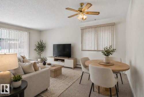 9732 75 Avenue, Edmonton, AB - Indoor