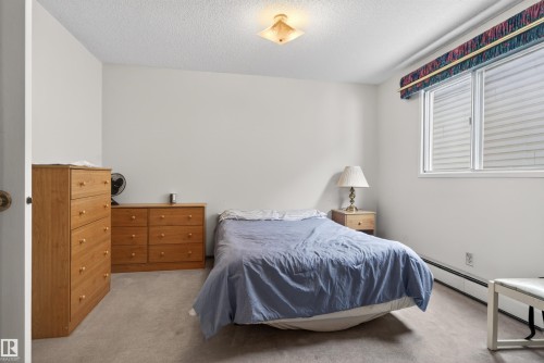 9732 75 Avenue, Edmonton, AB - Indoor Photo Showing Bedroom