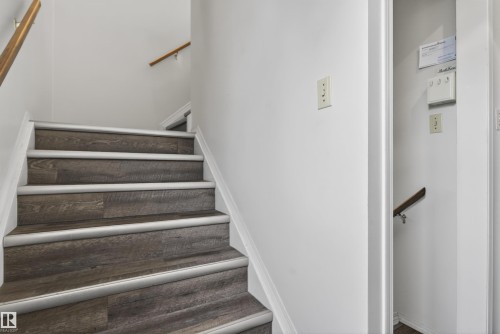 9732 75 Avenue, Edmonton, AB - Indoor Photo Showing Other Room