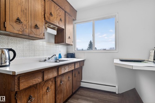 9732 75 Avenue, Edmonton, AB - Indoor Photo Showing Kitchen