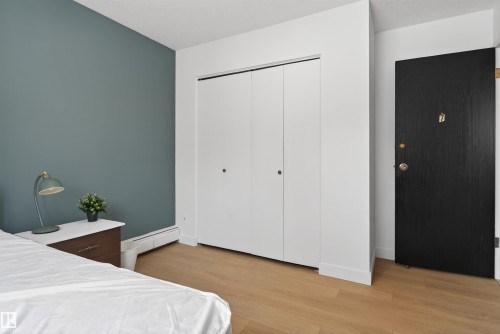 9732 75 Avenue, Edmonton, AB - Indoor Photo Showing Bedroom