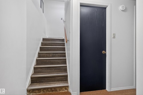 9732 75 Avenue, Edmonton, AB - Indoor Photo Showing Other Room