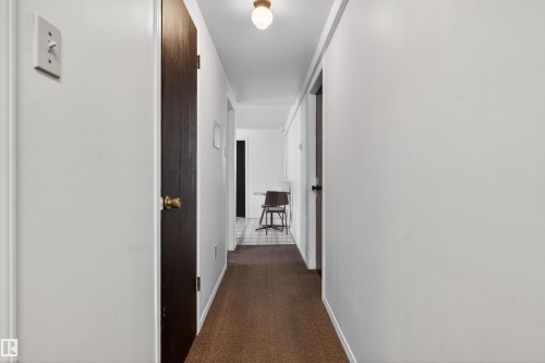 9732 75 Avenue, Edmonton, AB - Indoor Photo Showing Other Room