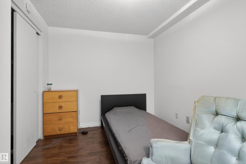 9732 75 Avenue, Edmonton, AB - Indoor Photo Showing Bedroom