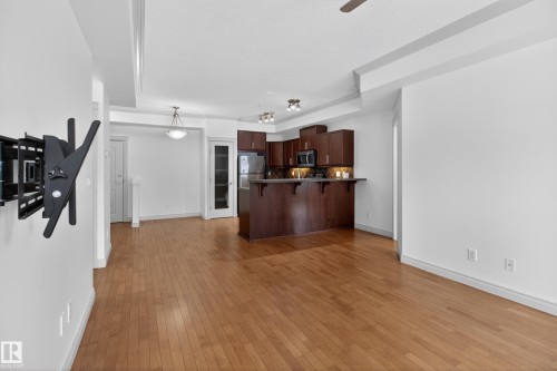 105 10121 80 Avenue, Edmonton, AB - Indoor Photo Showing Kitchen