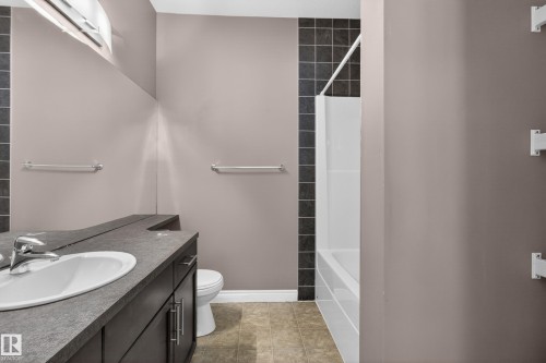 105 10121 80 Avenue, Edmonton, AB - Indoor Photo Showing Bathroom