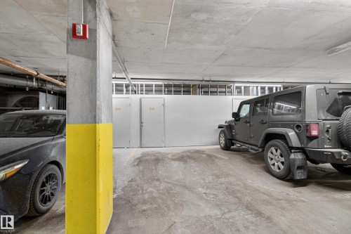 105 10121 80 Avenue, Edmonton, AB - Indoor Photo Showing Garage