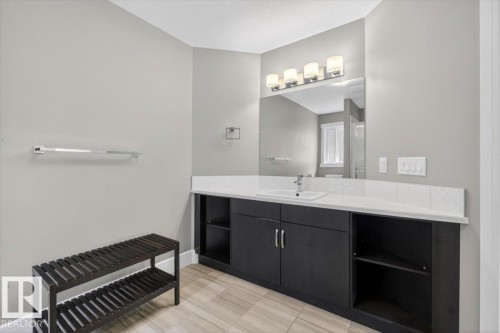 17851 8 Avenue, Edmonton, AB - Indoor Photo Showing Bathroom