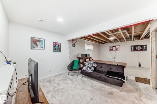 5263 47 Ave, Calmar, AB - Indoor