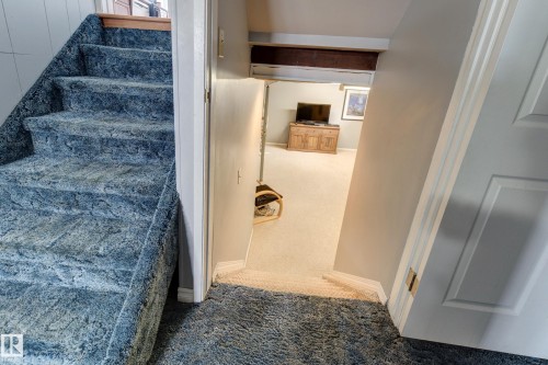 4823 10 Avenue, Edmonton, AB - Indoor Photo Showing Other Room